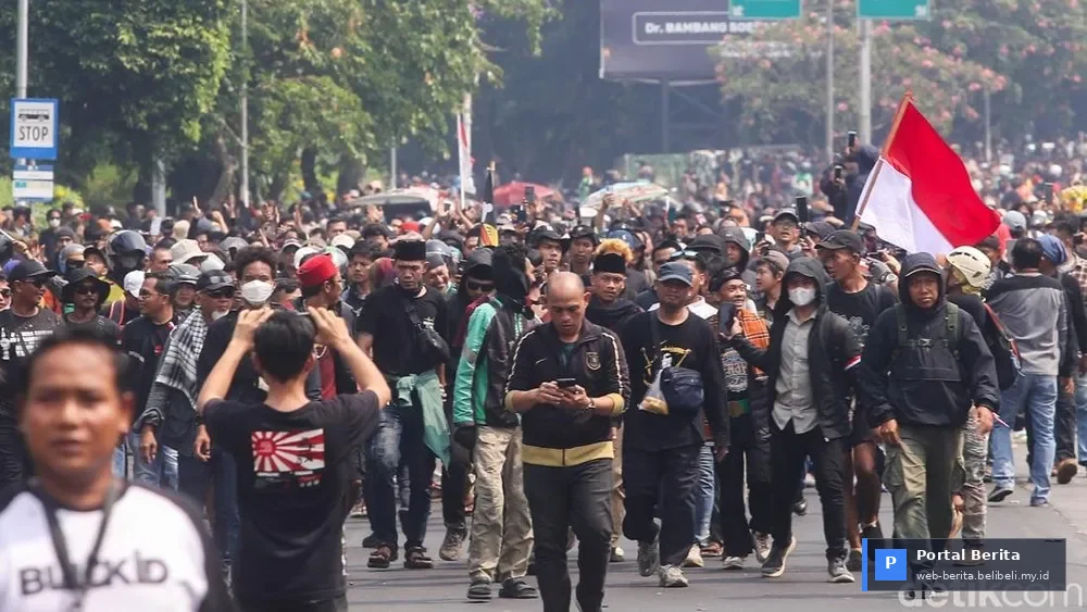 Jakarta's Resilience Tested: Minister of Transportation Confirms Public Transport Unscathed After August 27, 2026 Demo