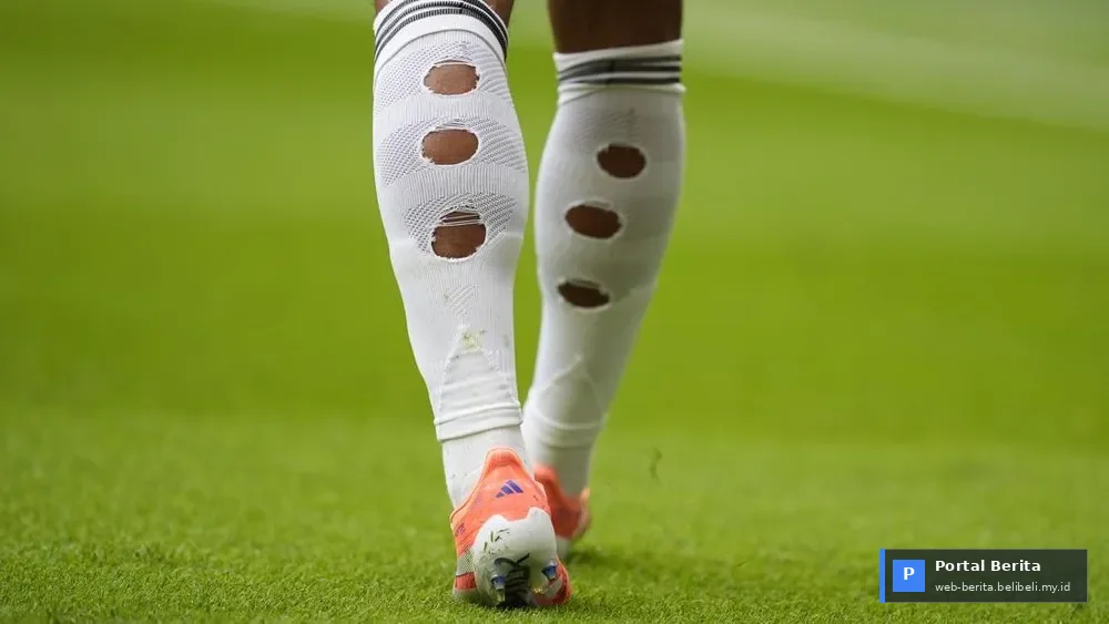 Terungkap! Rahasia Kaos Kaki Bolong Jude Bellingham di Piala Dunia 2026: Bukan Sekadar Gaya, Tapi Performa Optimal!